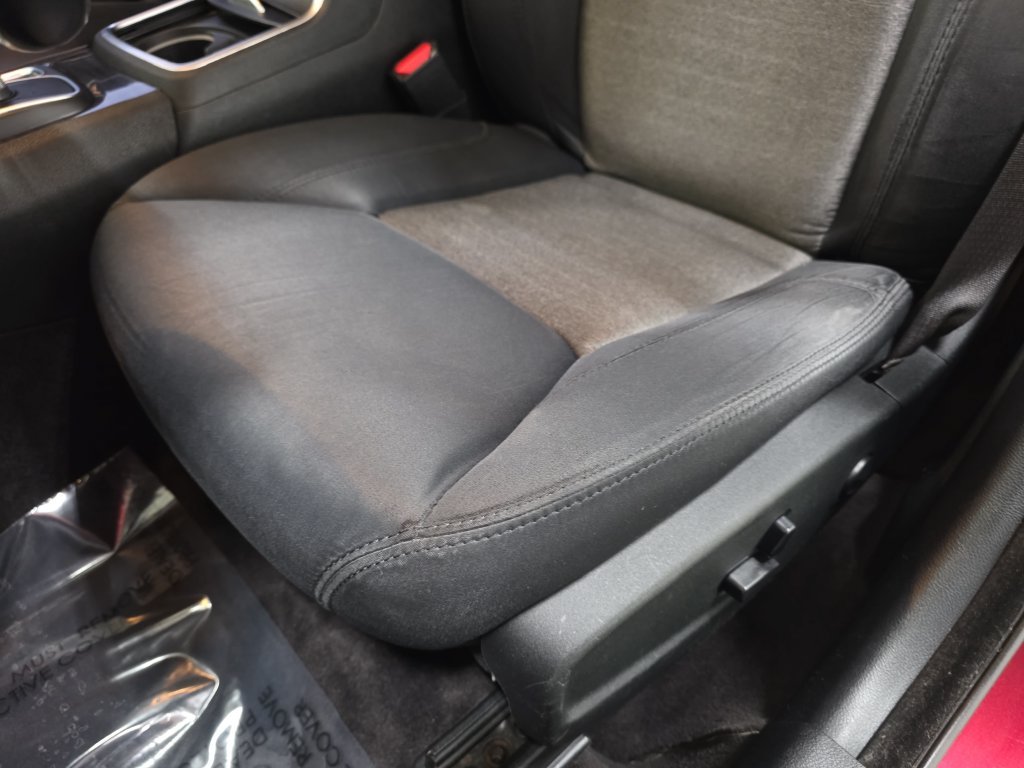Used 2018 Velvet Red Pearlcoat Chrysler Touring image 27