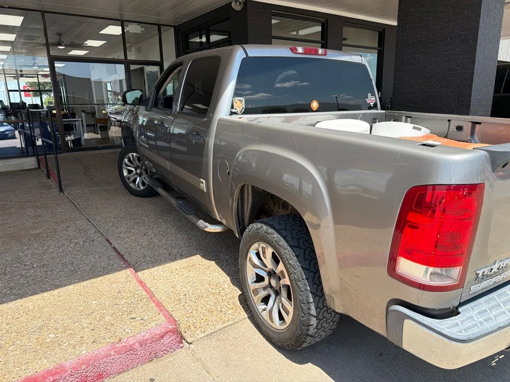 Used 2007 Gray GMC SL image 7