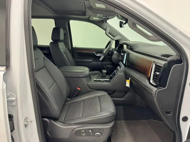Used 2025 White Frost Tricoat GMC Denali image 16