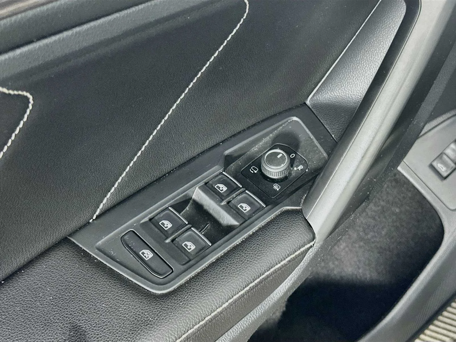 Used 2022 Platinum Gray Metallic Volkswagen SEL R-Line image 16
