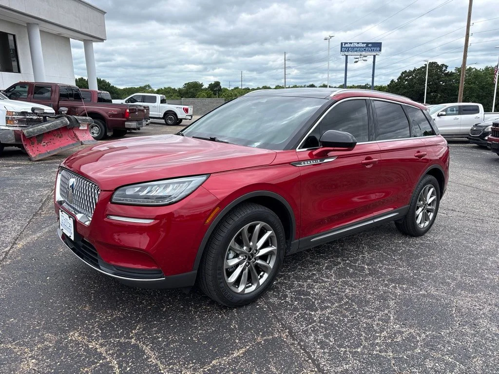 Used 2022 Red Lincoln Standard image 3