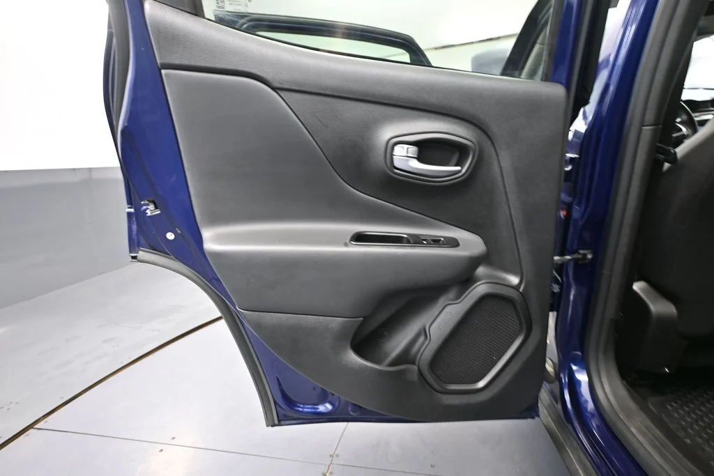 Used 2020 Blue Jeep Trailhawk image 36