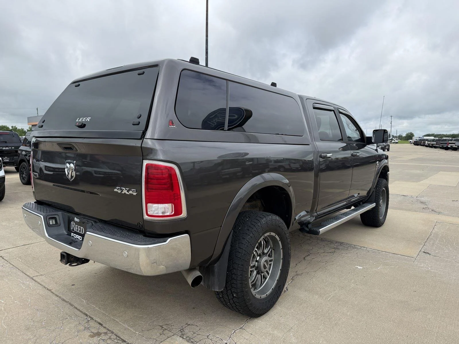 Certified Used 2017 Granite Crystal Clearcoat Metallic Ram Laramie image 10