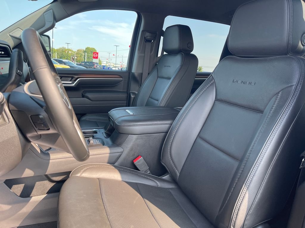 Used 2025 Black GMC Denali image 14