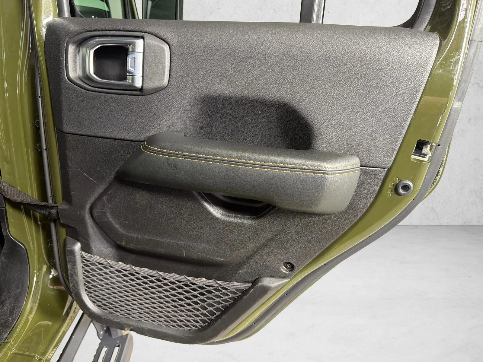 Used 2024 Green Jeep Sahara image 16