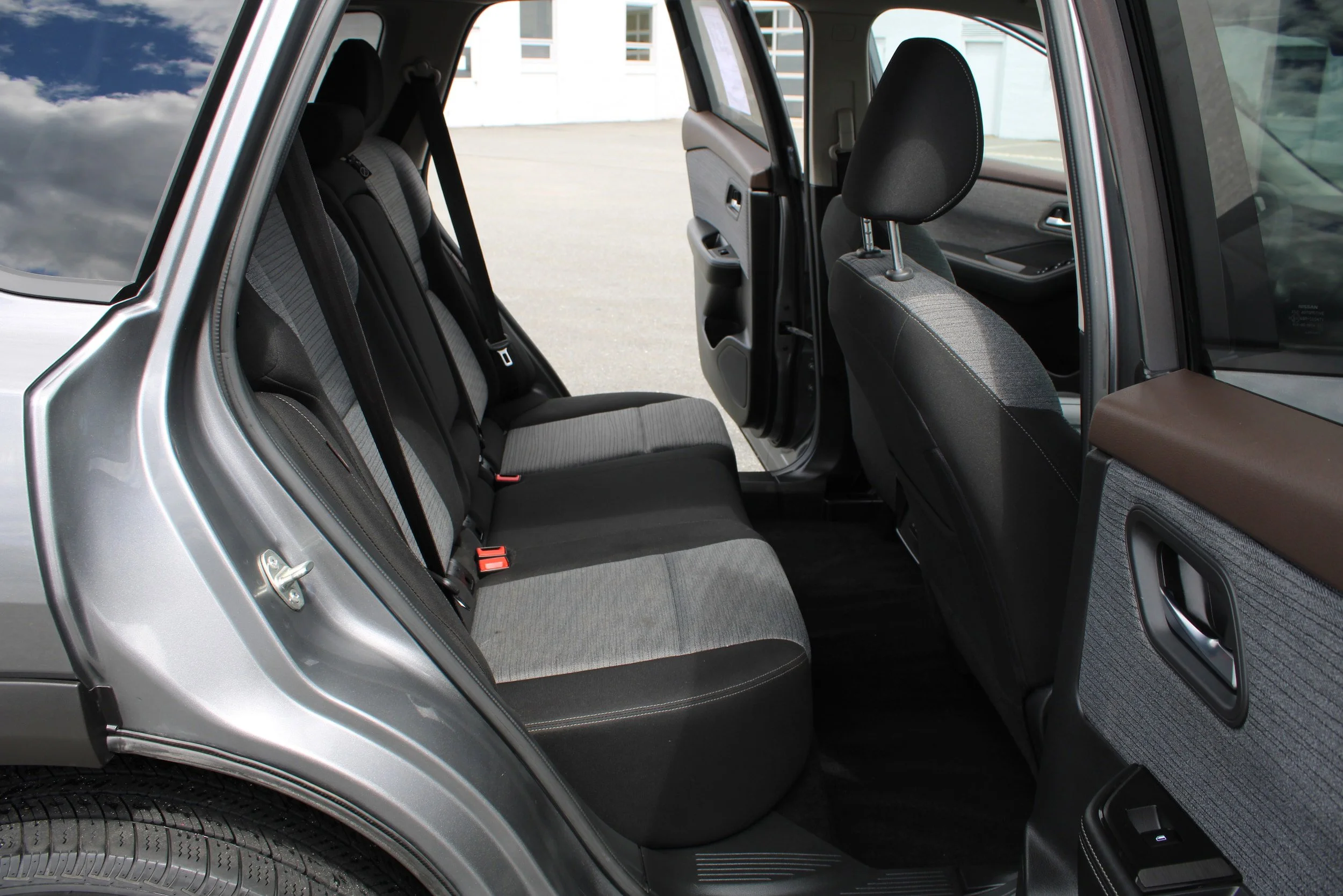 Used 2023 Gun Metallic Nissan SV image 14