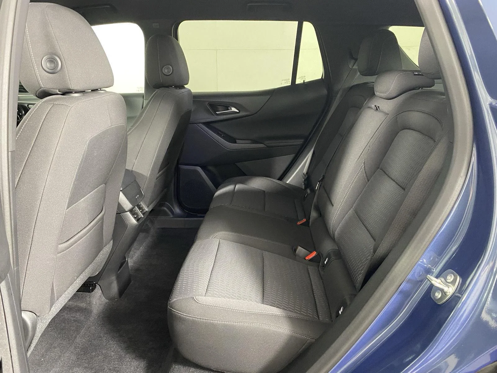 Used 2025 Lakeshore Blue Metallic Chevrolet AWD LT image 22