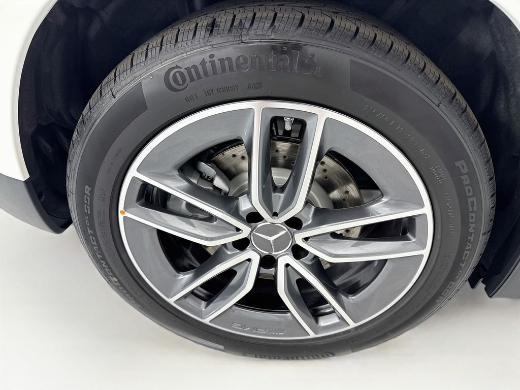 New 2026 Polar White Mercedes-Benz GLA 35 AMG® image 32