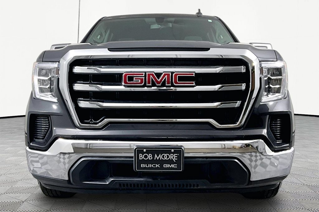 Used 2020 Black GMC SLE image 2