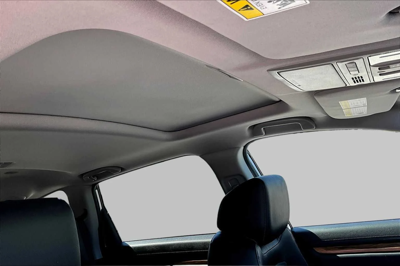 Used 2018 Lunar Silver Metallic Honda Touring image 13
