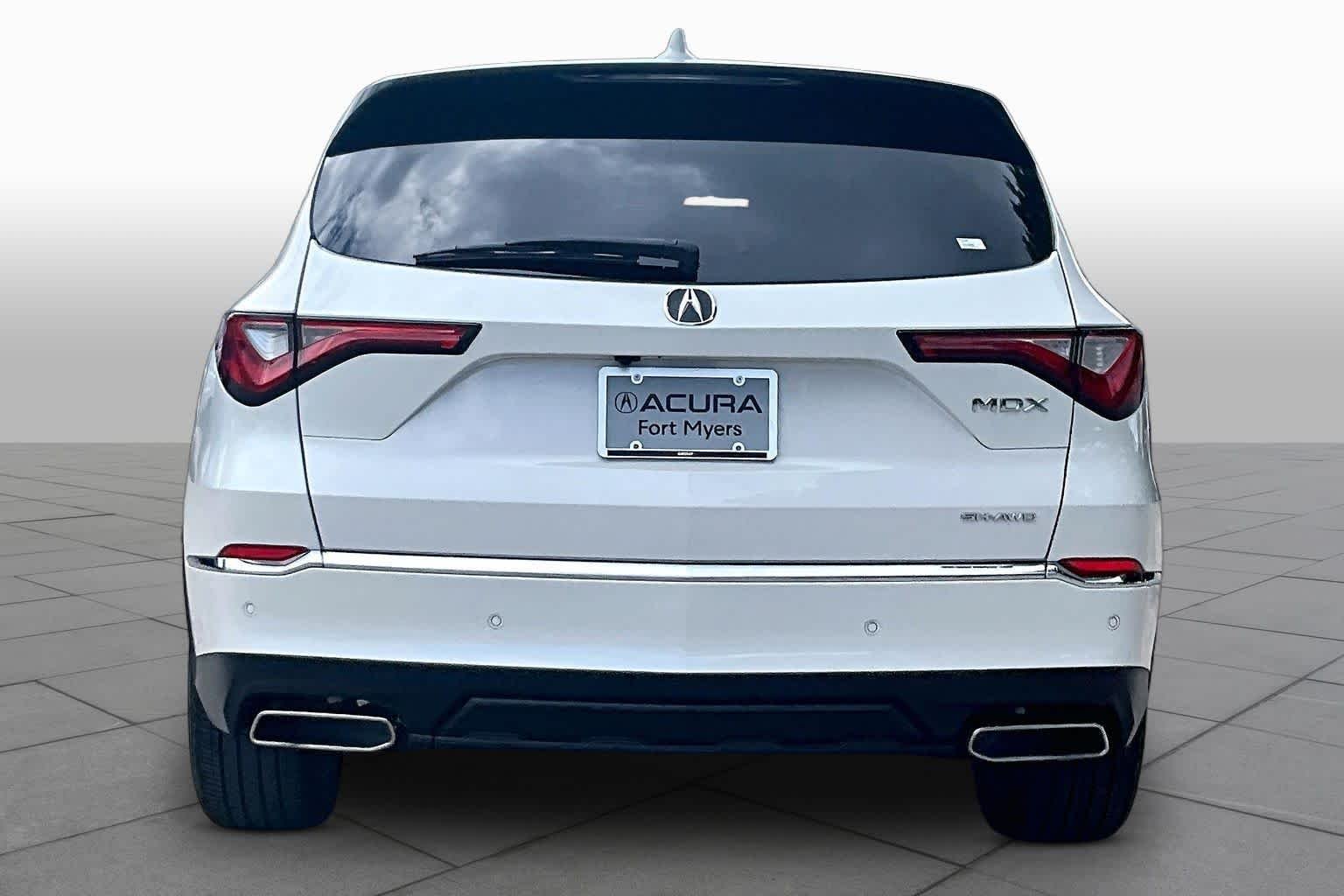 Used 2024 Platinum White Pearl Acura w/Technology Package image 5