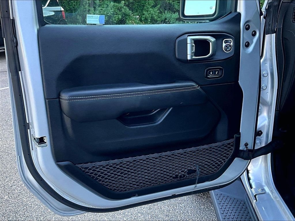 Used 2023 Silver Jeep Sahara 4xe image 9