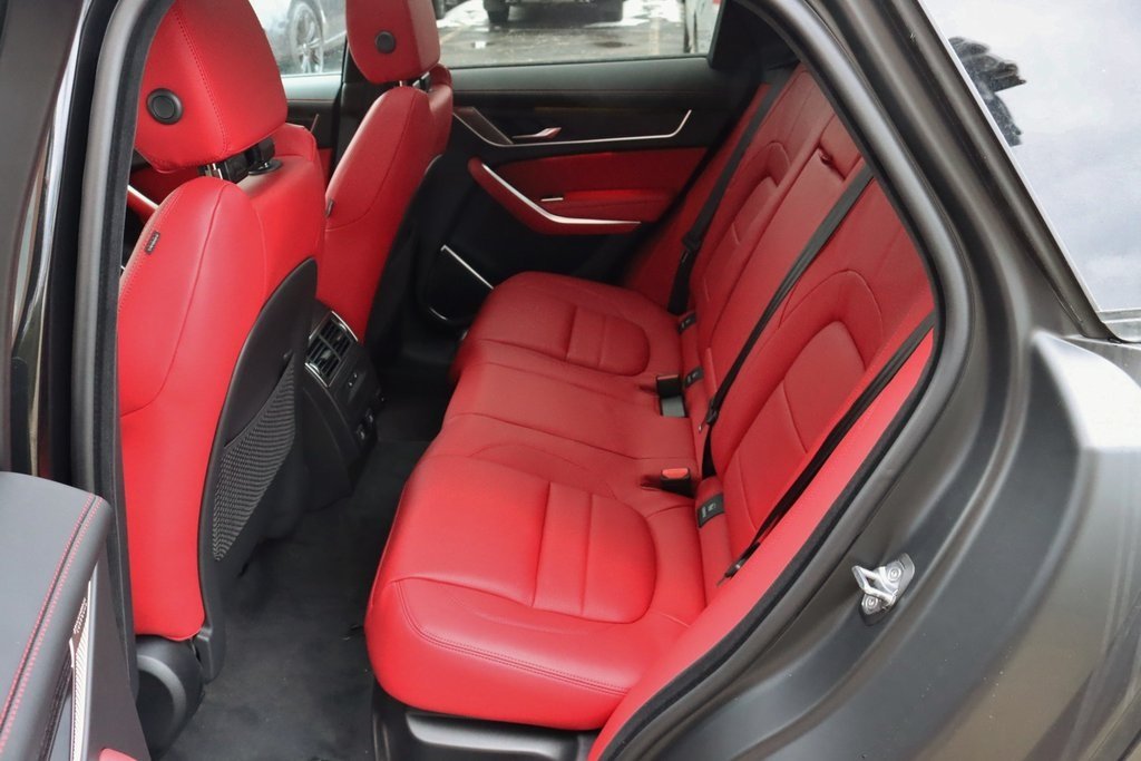 2025 JAGUAR F-PACE - Image 28