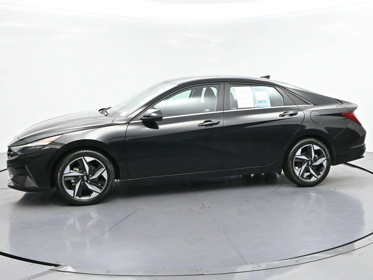 Used 2021 Phantom Black Hyundai Limited image 7