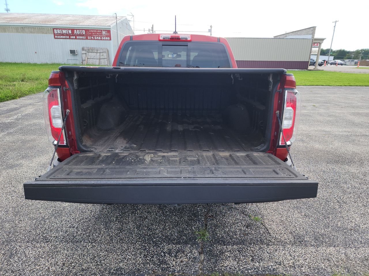 Used 2016 COPPER RED METALLIC GMC 4WD SLE image 26