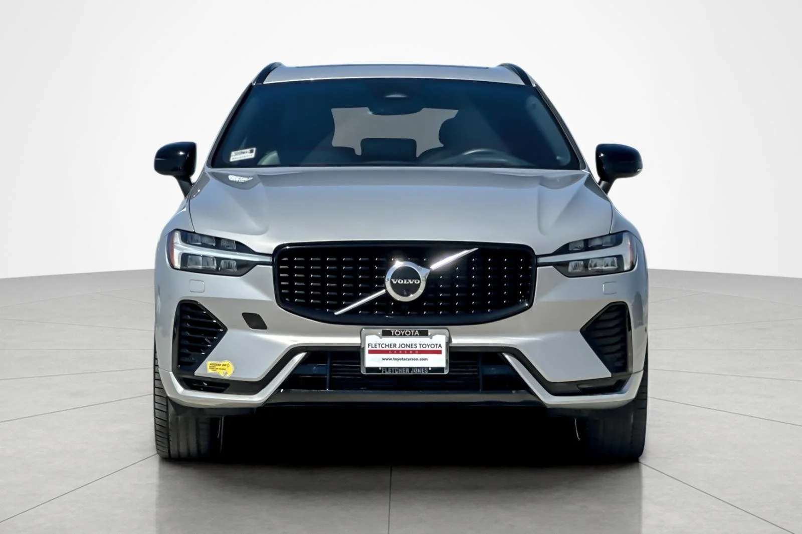 Used 2022 SILVER Volvo R-Design image 8