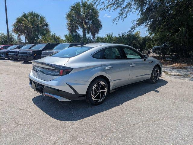New 2026 Silver Hyundai SEL Sport image 3