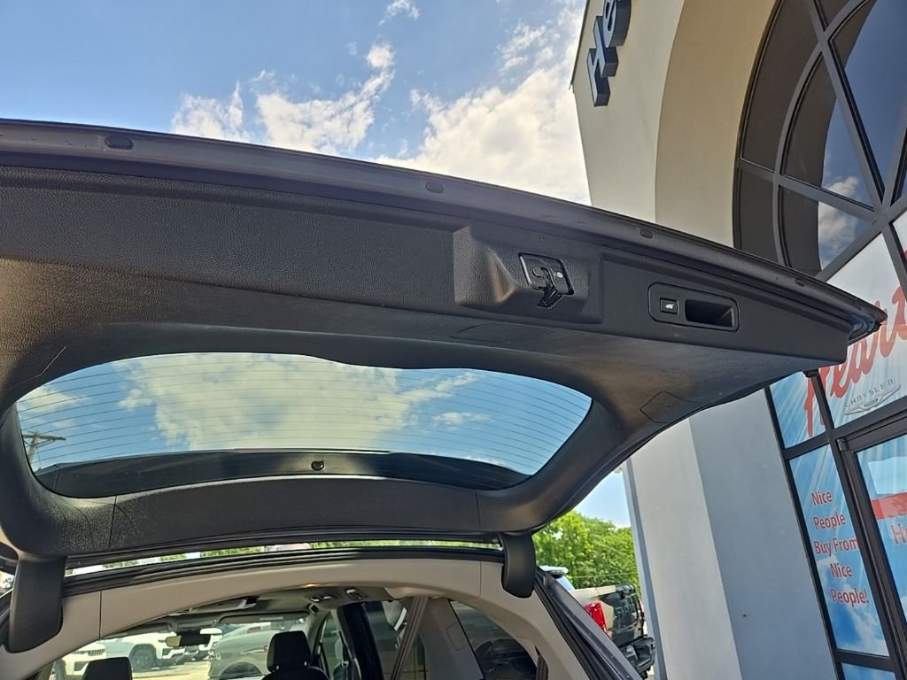 Used 2021  Honda Touring image 100