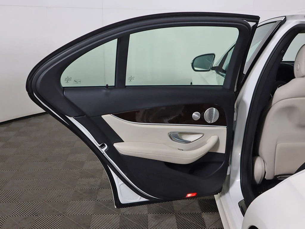2022 Mercedes-Benz E-Class E350 - Photo 24