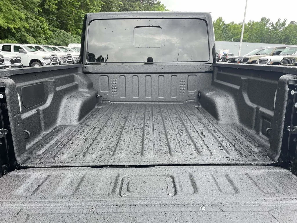 New 2026 Black Clear-Coat Exterior Paint Jeep Sahara image 40
