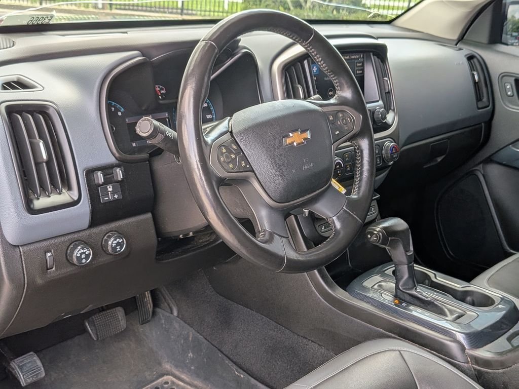 Used 2021 Gray Chevrolet Z71 image 32
