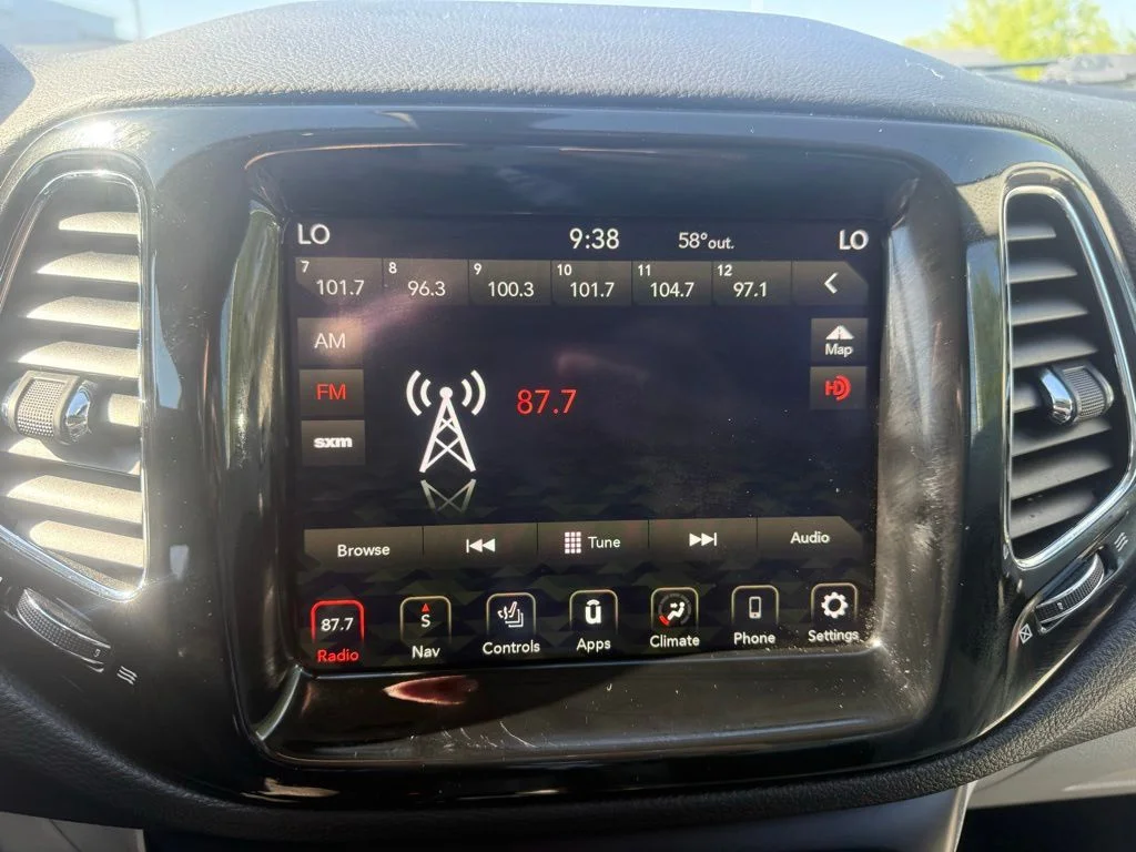 Certified Used 2018 Silver Jeep Limited image 17