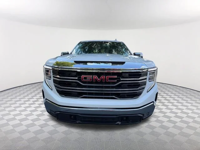 Used 2025 Summit White GMC SLT image 2