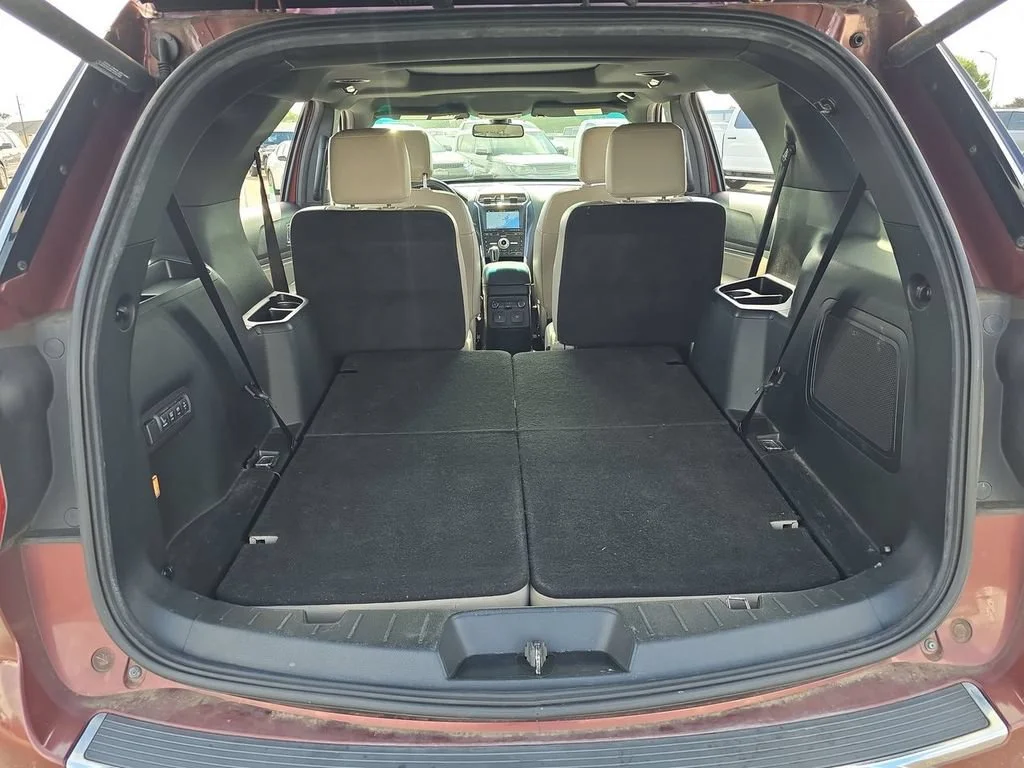 Used 2018 Red Ford Limited image 32