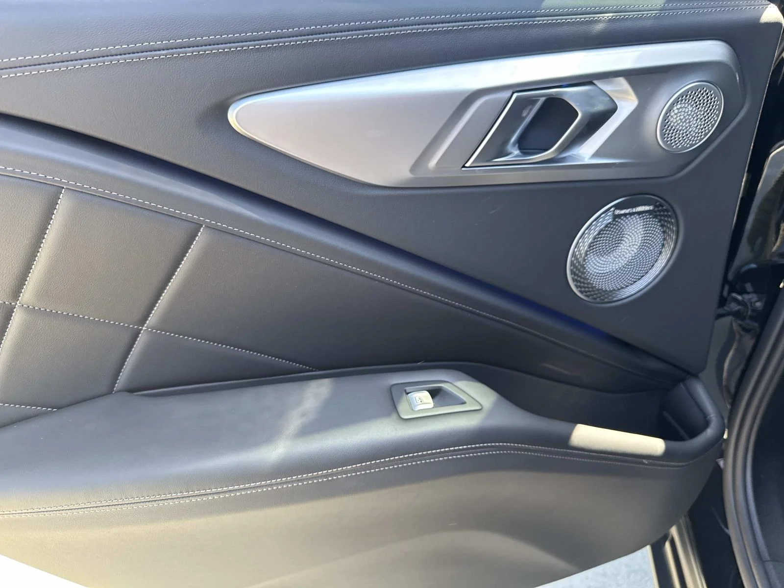 New 2026 Black Sapphire Metallic BMW Label image 9