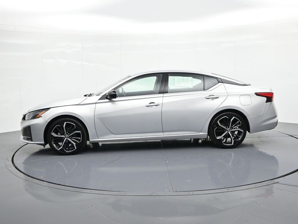Used 2024 Brilliant Silver Metallic Nissan 2.5 SR Sedan image 9
