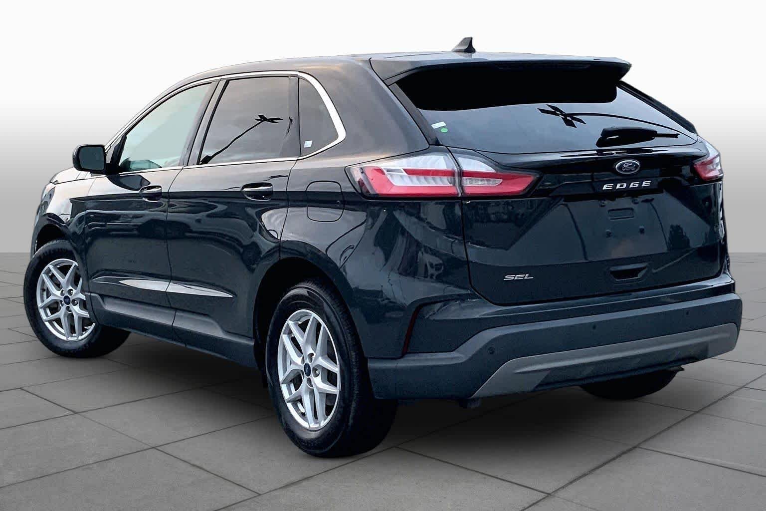 Used 2021 Lithium Gray Ford SEL image 11