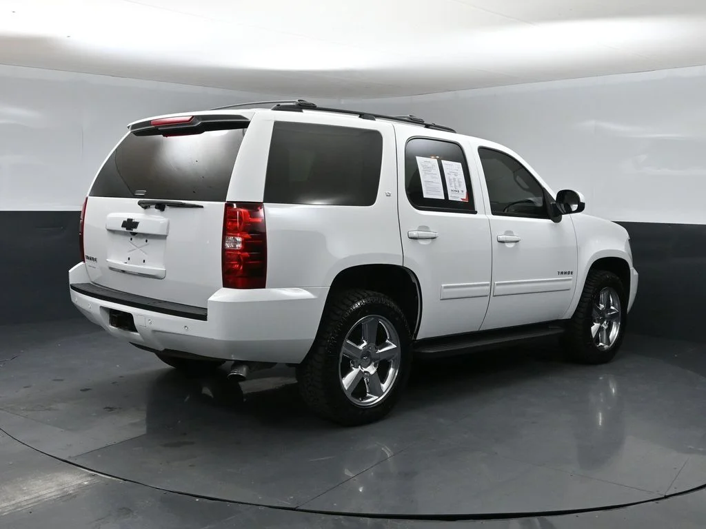 Used 2013 White Chevrolet LT image 2