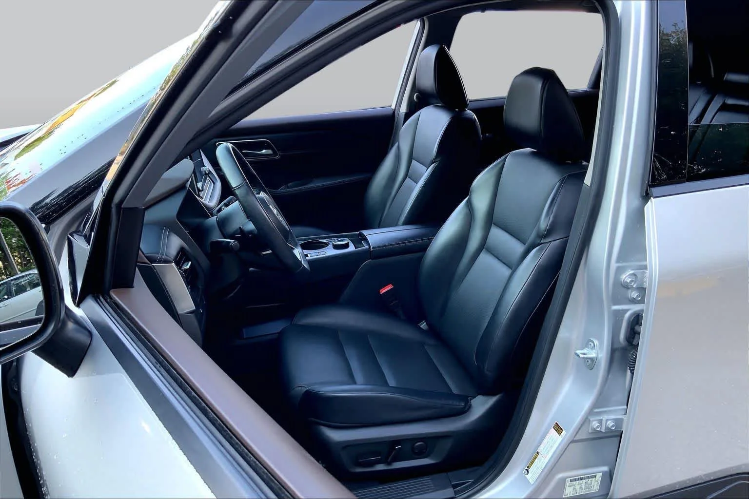 Used 2021 Brilliant Silver Metallic Nissan SV image 9