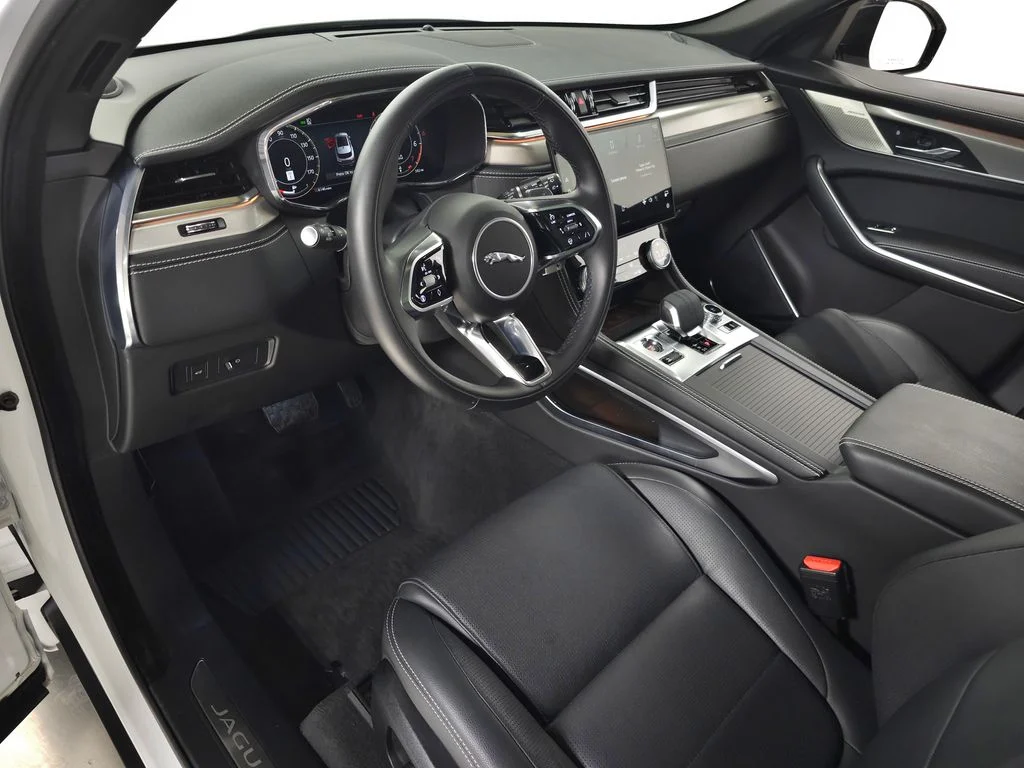 Used 2025  Jaguar P250 R-Dynamic S image 18