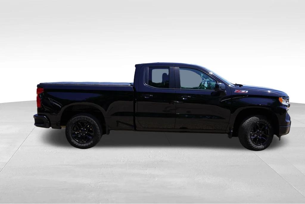 Used 2023 Black Chevrolet RST image 3