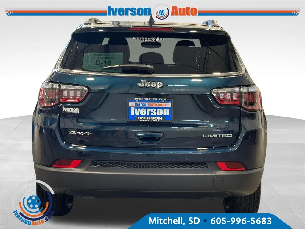 New 2026 Fathom Blue Pearl-Coat Exterior Paint Jeep Limited image 6