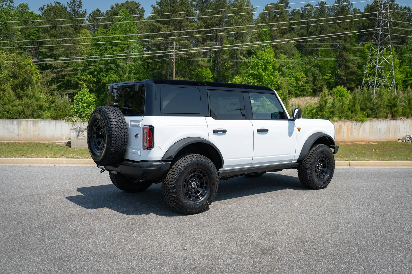New 2026 Oxford White Ford Badlands® image 18