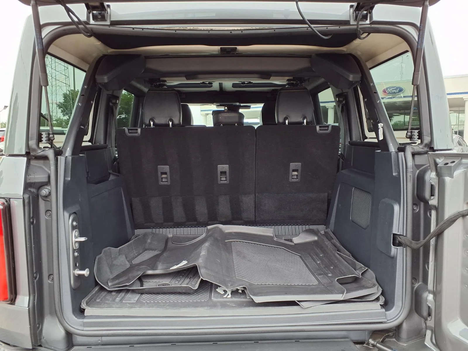 Used 2025 Carbonized Gray Metallic Ford Badlands image 30