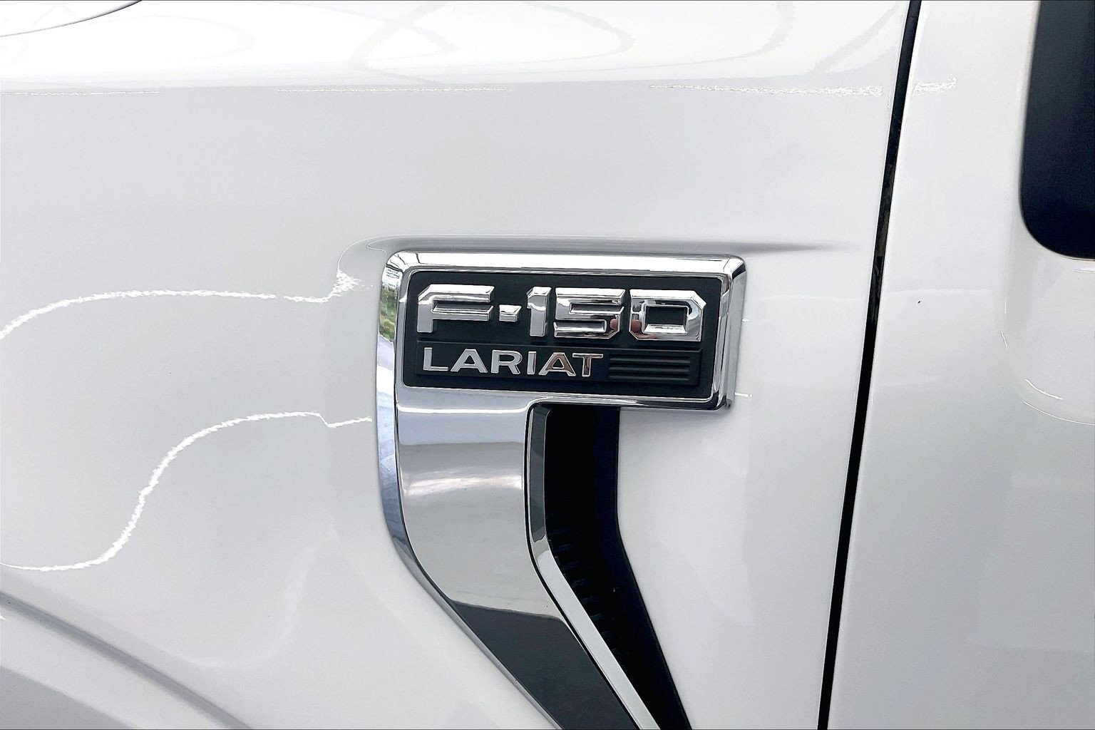 Used 2021 Oxford White Ford Lariat image 31