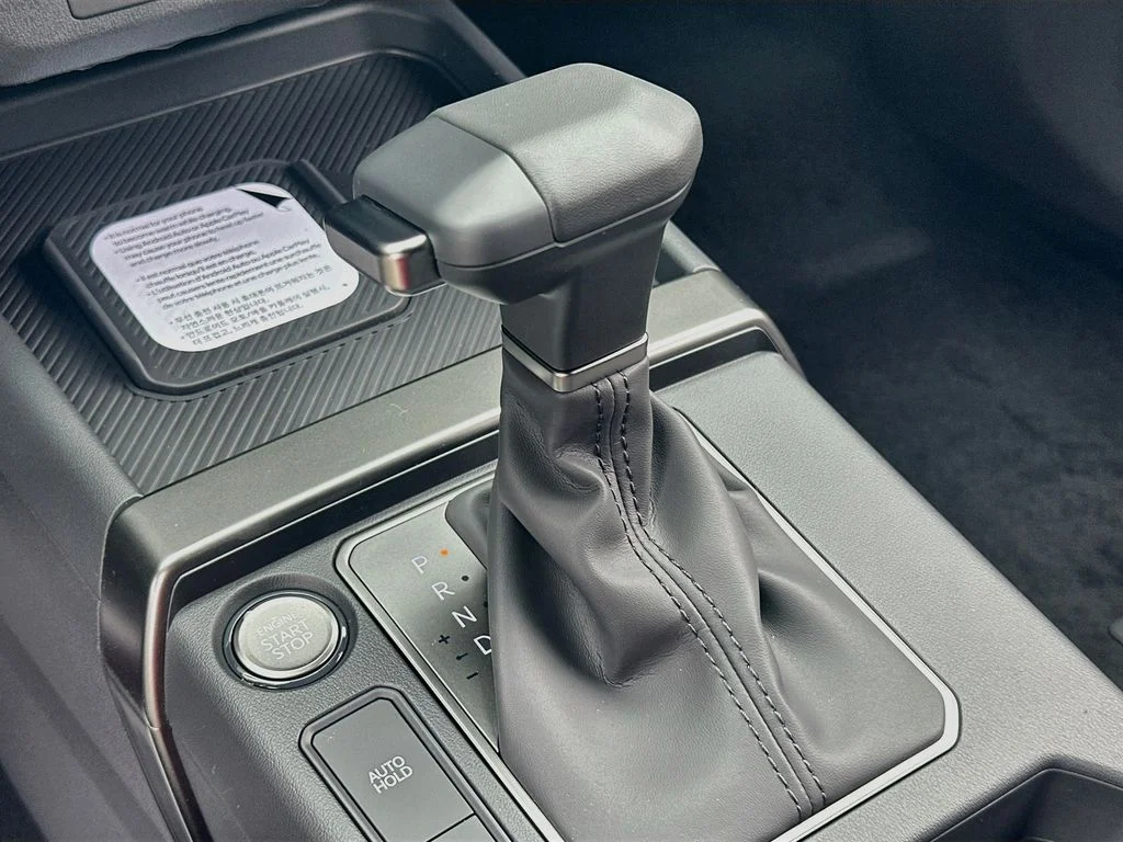 New 2027 Terrain Brown / Black Roof Kia X-Line image 16