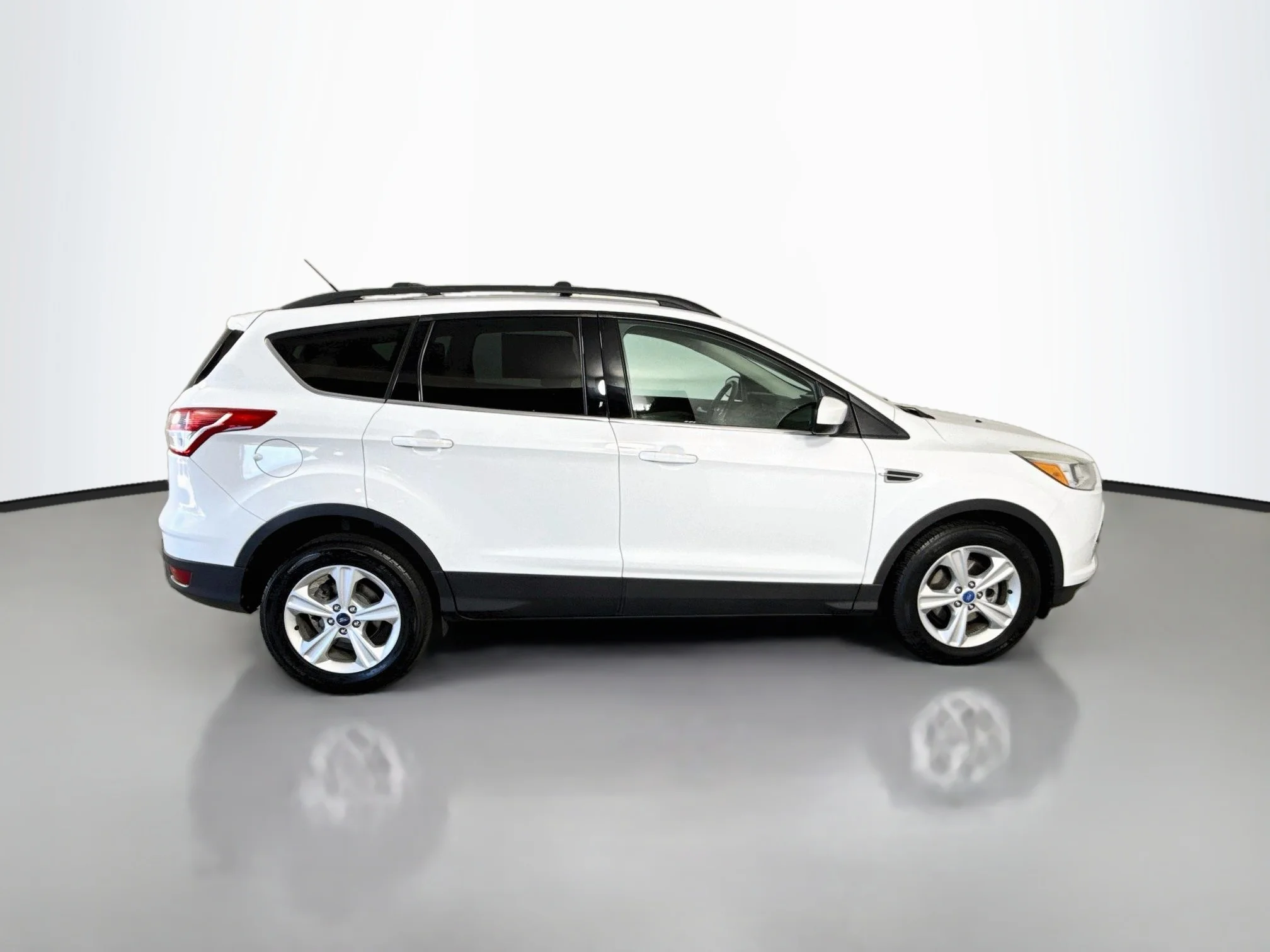 Used 2013 Oxford White Ford SE image 12