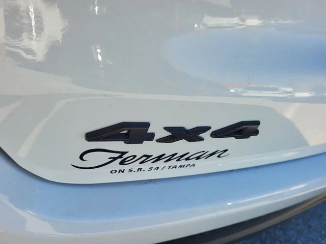 New 2026 Bright White Clearcoat Jeep Latitude image 11