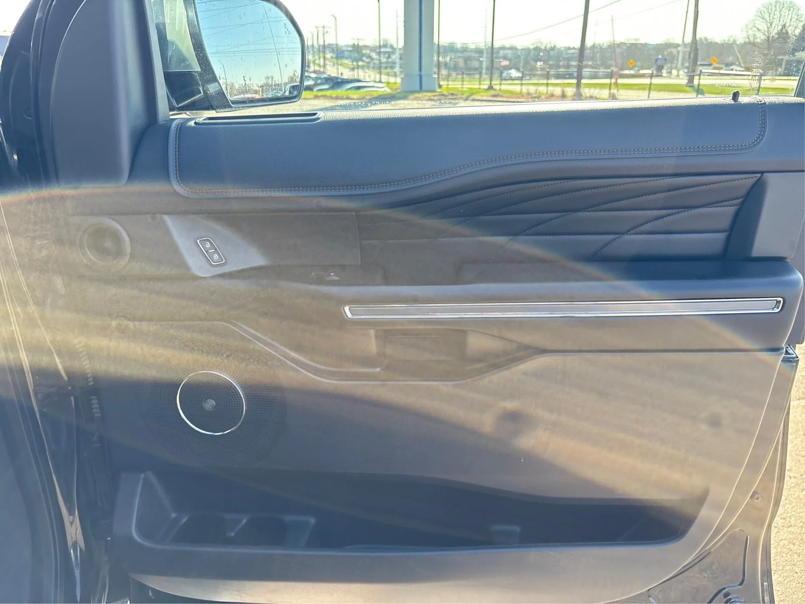 Used 2018 Black Ford Platinum image 20