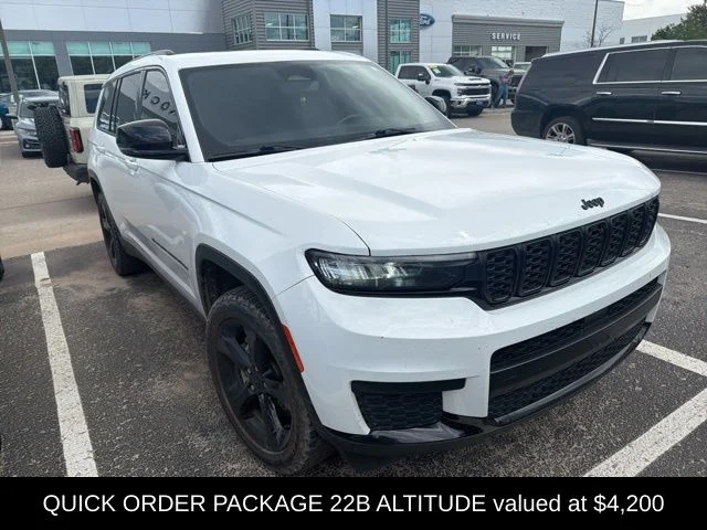 Used 2021 White Jeep Altitude image 3