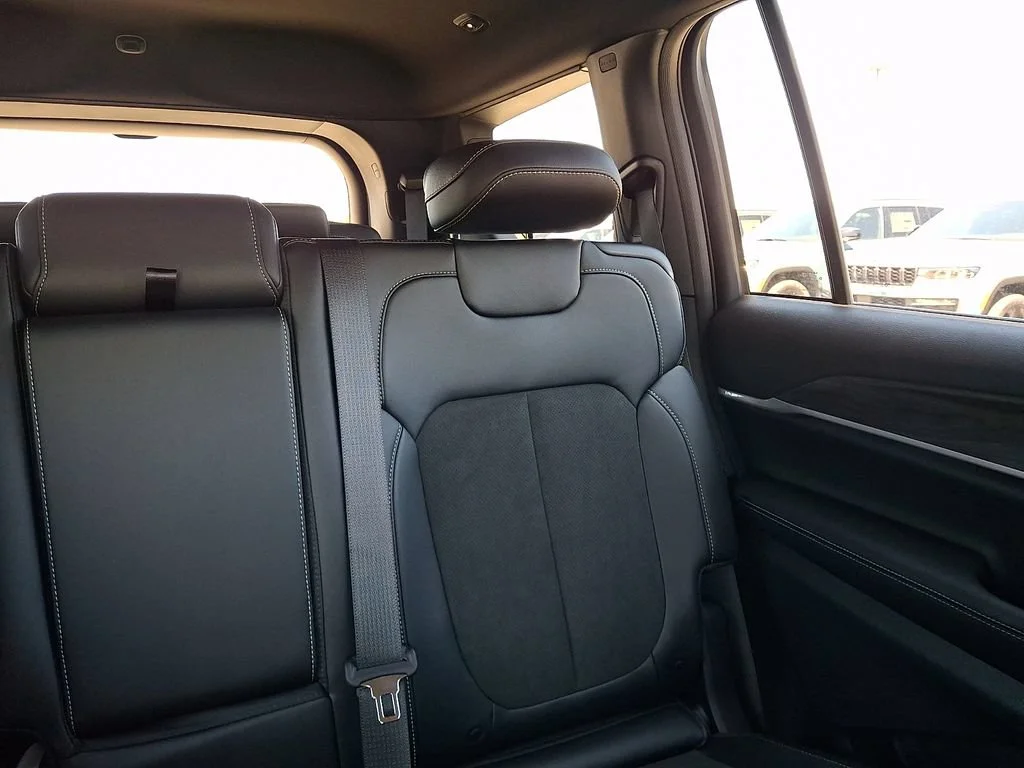 New 2026 Bright White Clearcoat Jeep Laredo Altitude image 15