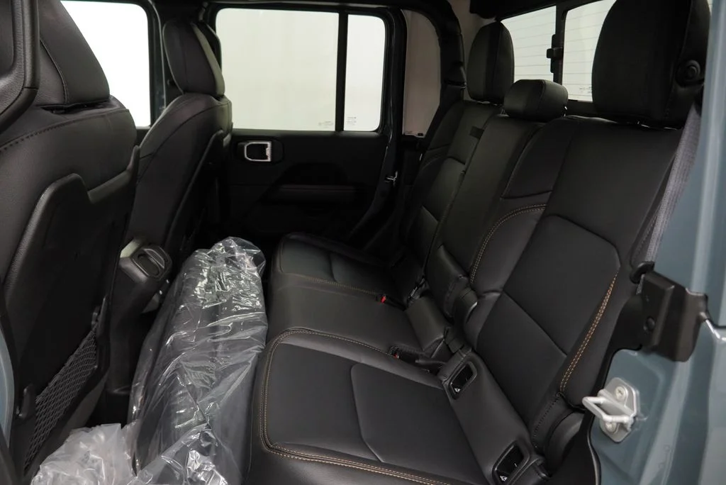 New 2026 Anvil Clear-Coat Exterior Paint Jeep Sahara image 17