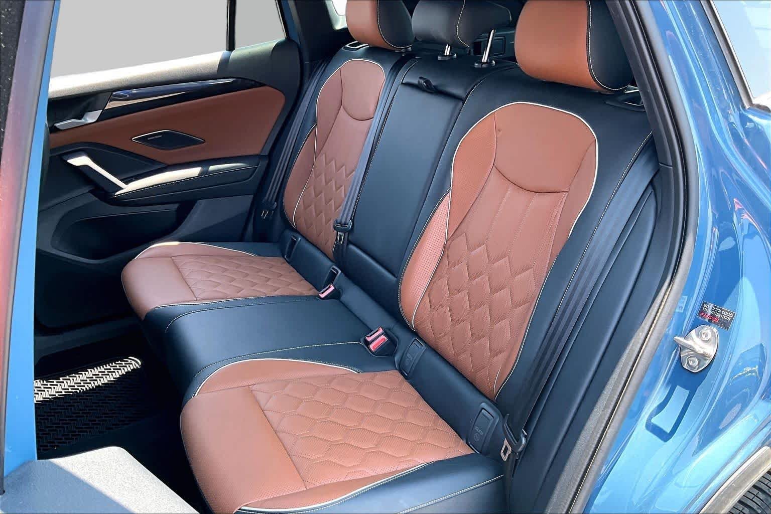 Used 2025 Monterey Blue Pearl Volkswagen SEL R-Line image 18