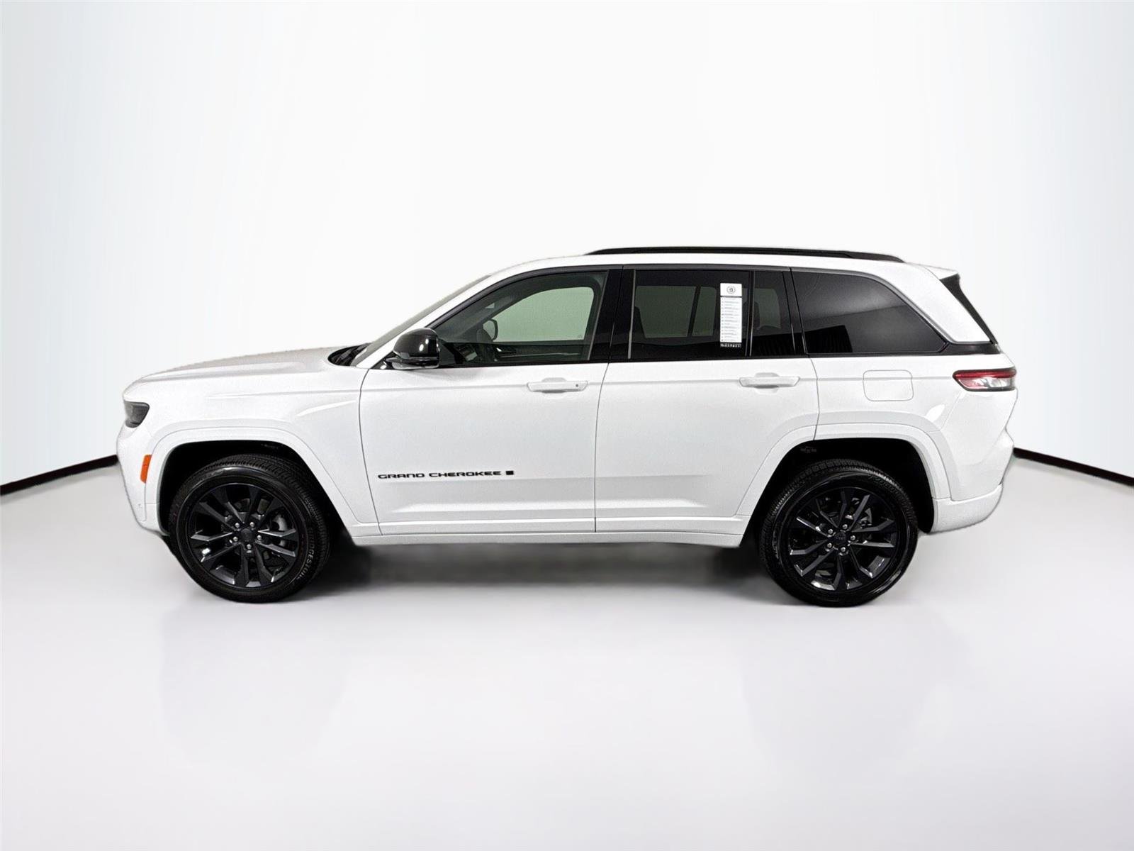 Used 2026 Bright White Clearcoat Jeep Limited Reserve image 14