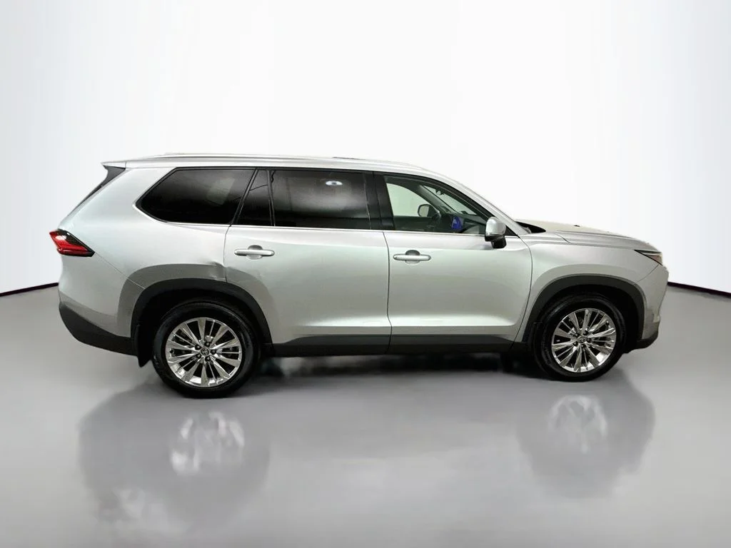 Used 2024 Silver Toyota Platinum image 8