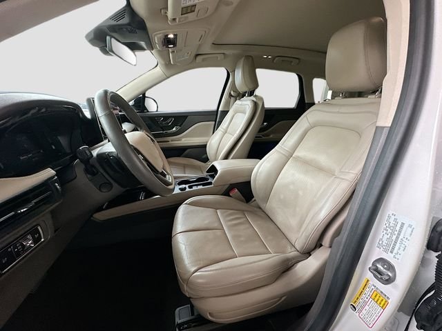 Used 2023 White Lincoln Reserve image 21
